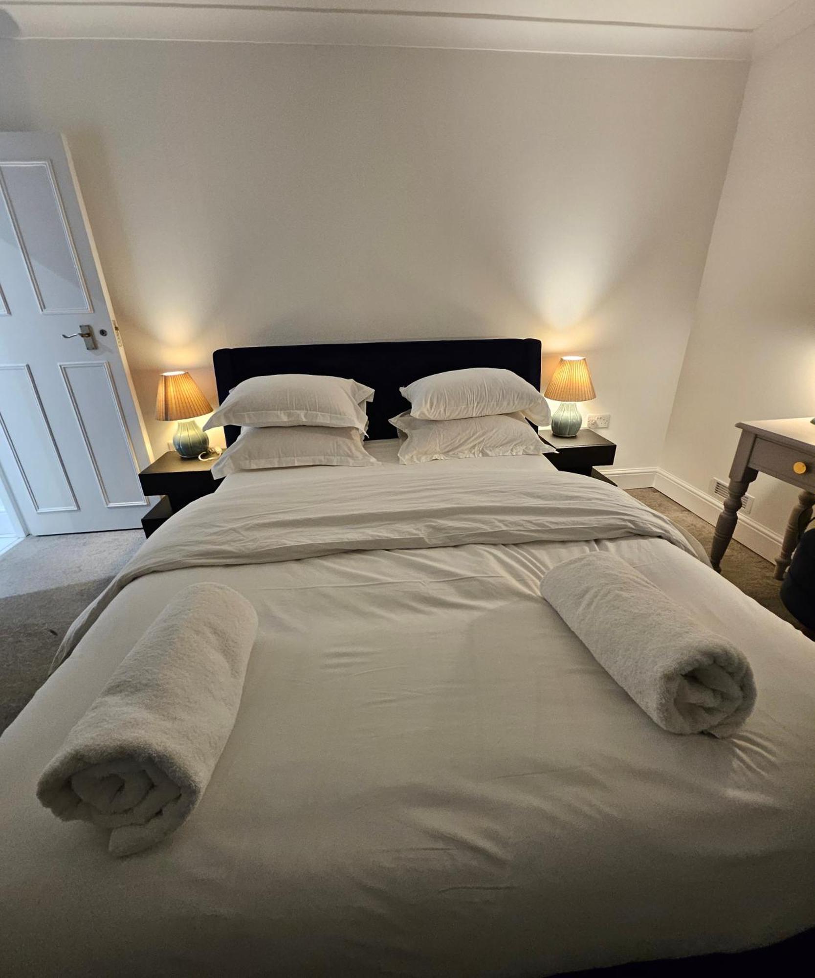 Haru Apr, Primrose Hill Camden Town Apartment