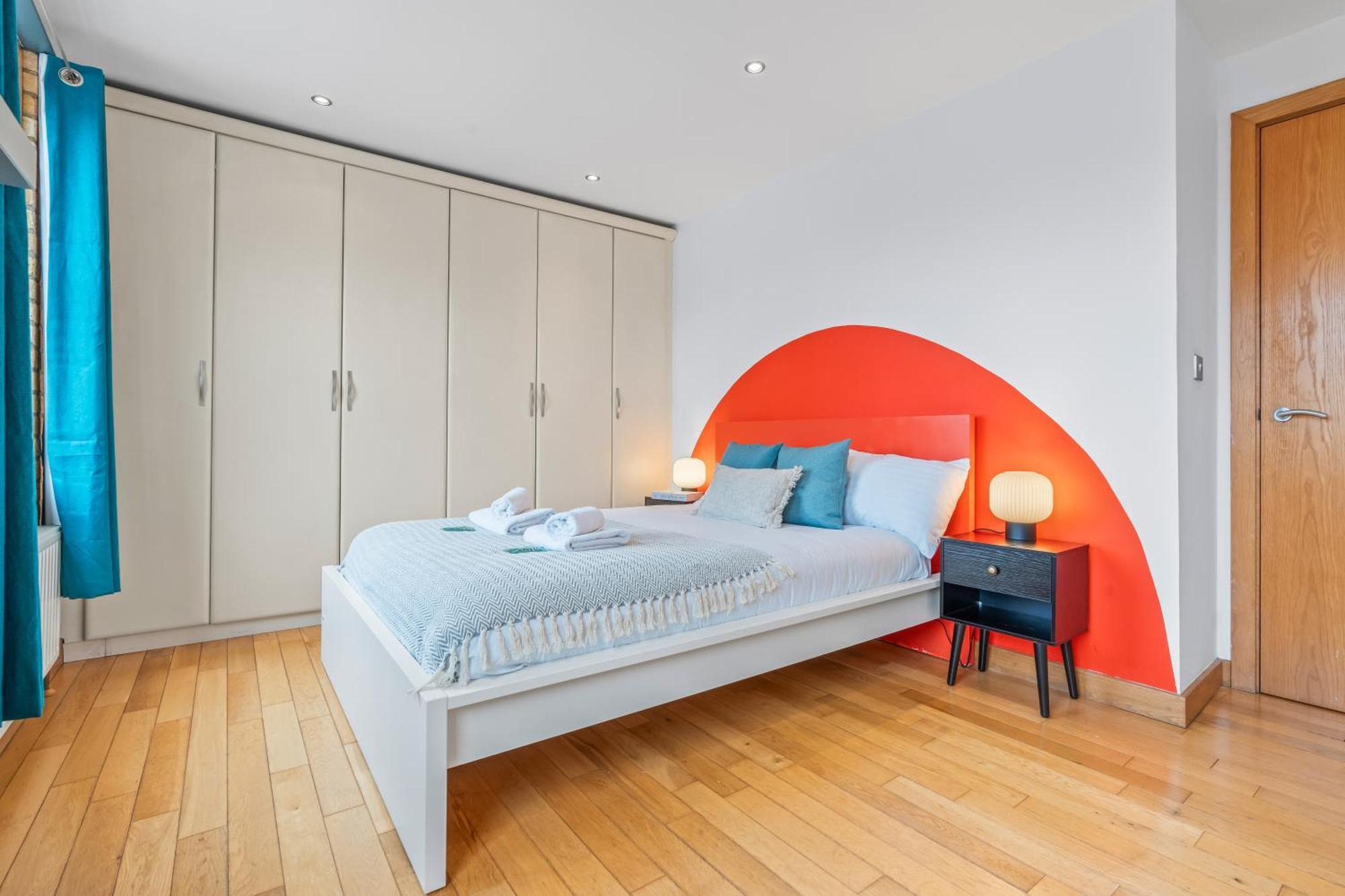 Modern And Industrial 2 Bed - Close To London Bridge, Sleeps 6 Londres