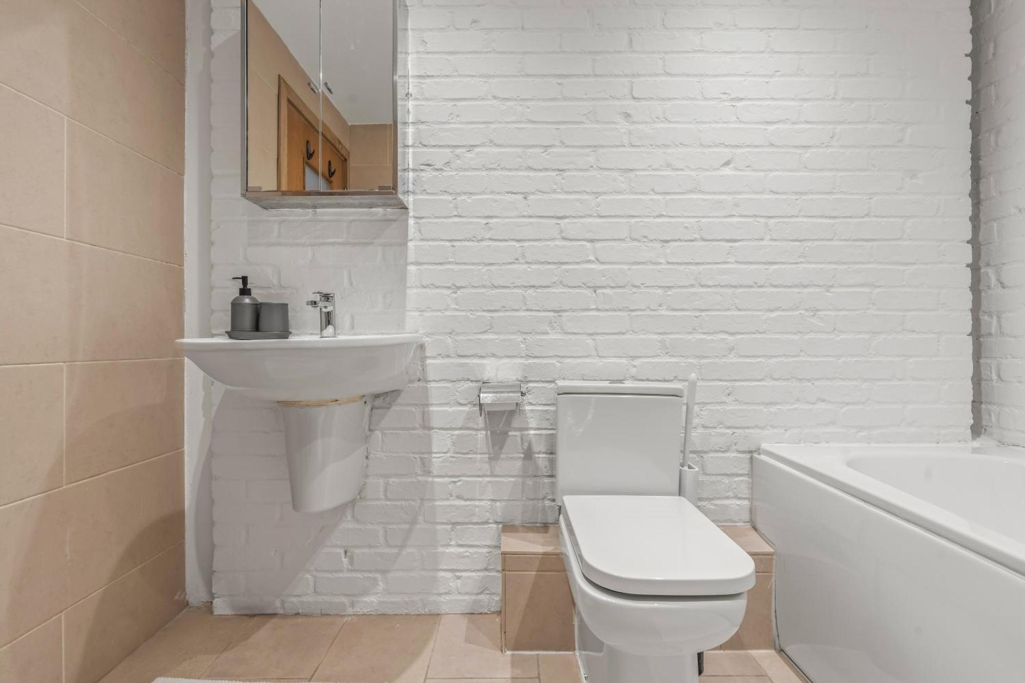 Modern And Industrial 2 Bed - Close To London Bridge, Sleeps 6 * Londres