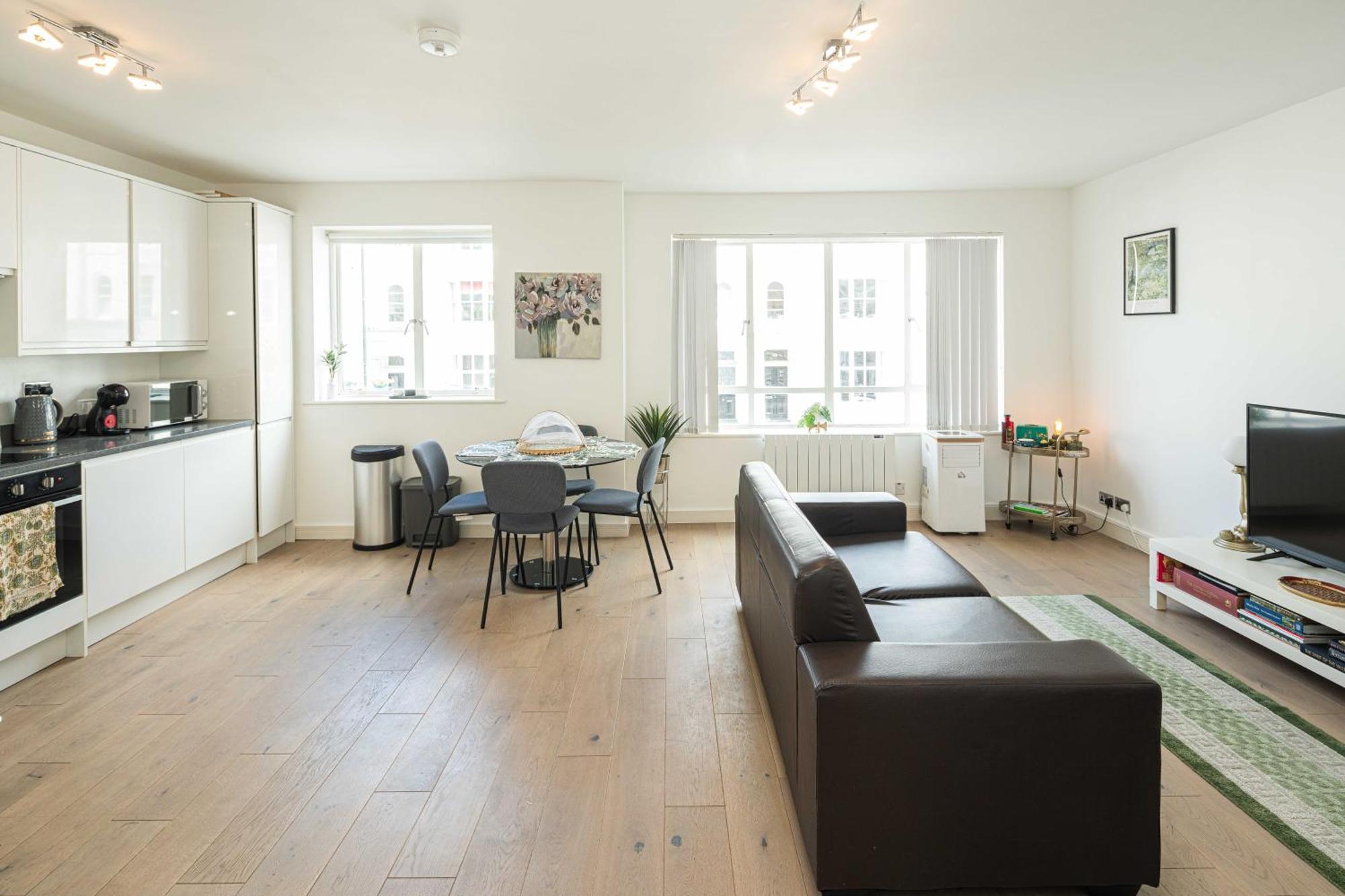 Charming Newly Refurb 2-bed 2-bath Entire With Ac Near Hyde Park, Paddington, Nottinghill And Kensington In Zone 1 Lägenhet London