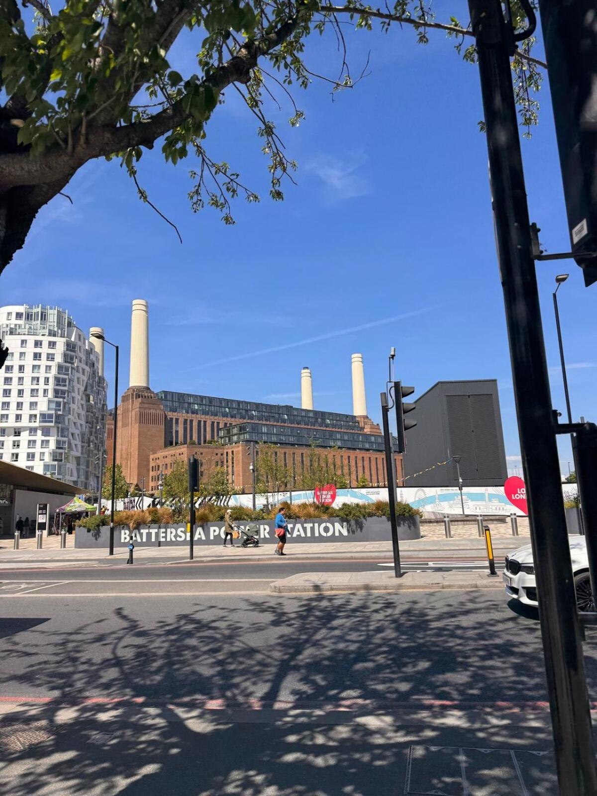 Family Stay London With Balcony In Battersea Power Station Apartment London