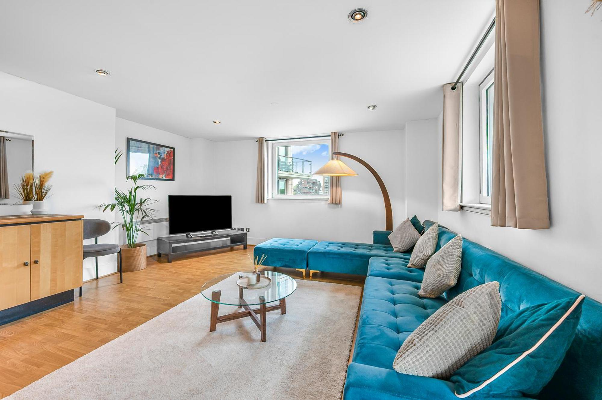 Riverside Balcony Apartments, 10 Minutes From Oxford Circus Londen