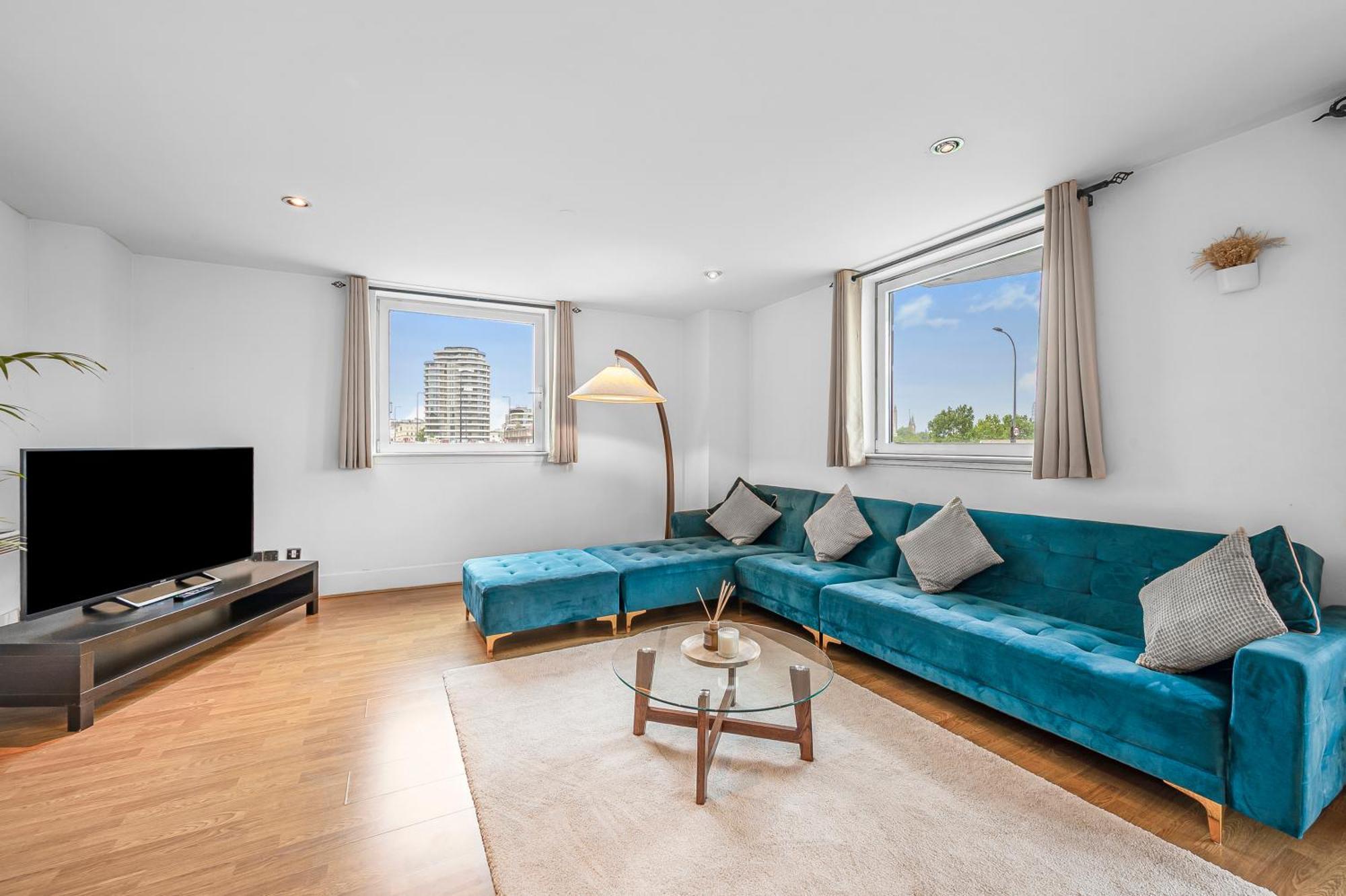 Riverside Balcony Apartments, 10 Minutes From Oxford Circus * Londen