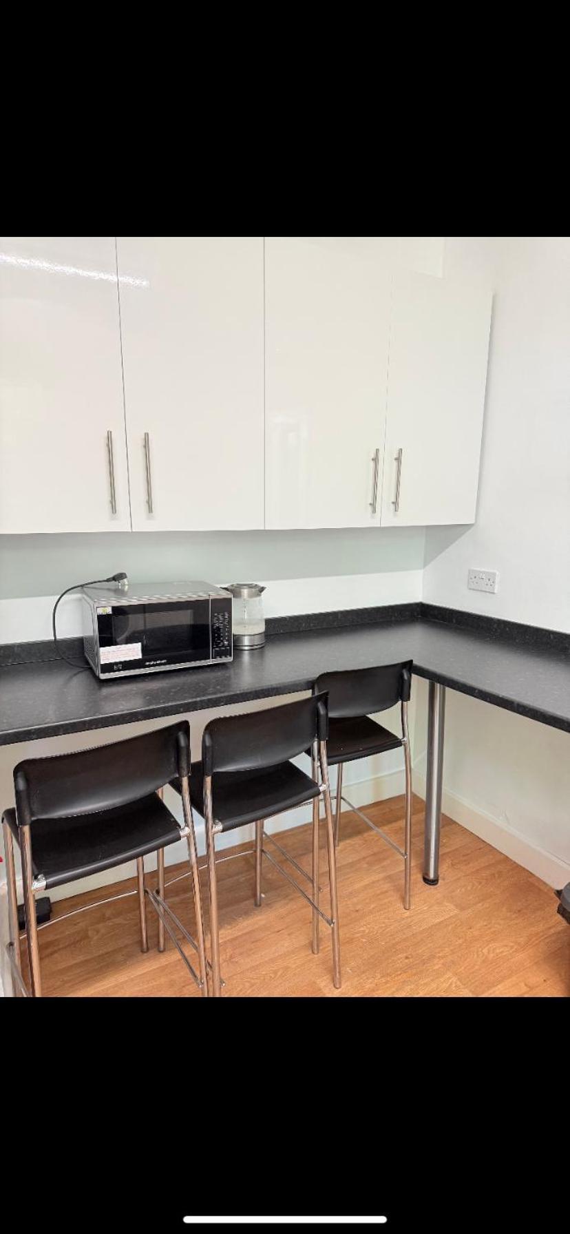 Spacious 5-bedroom House Close To Station Ferienhaus *