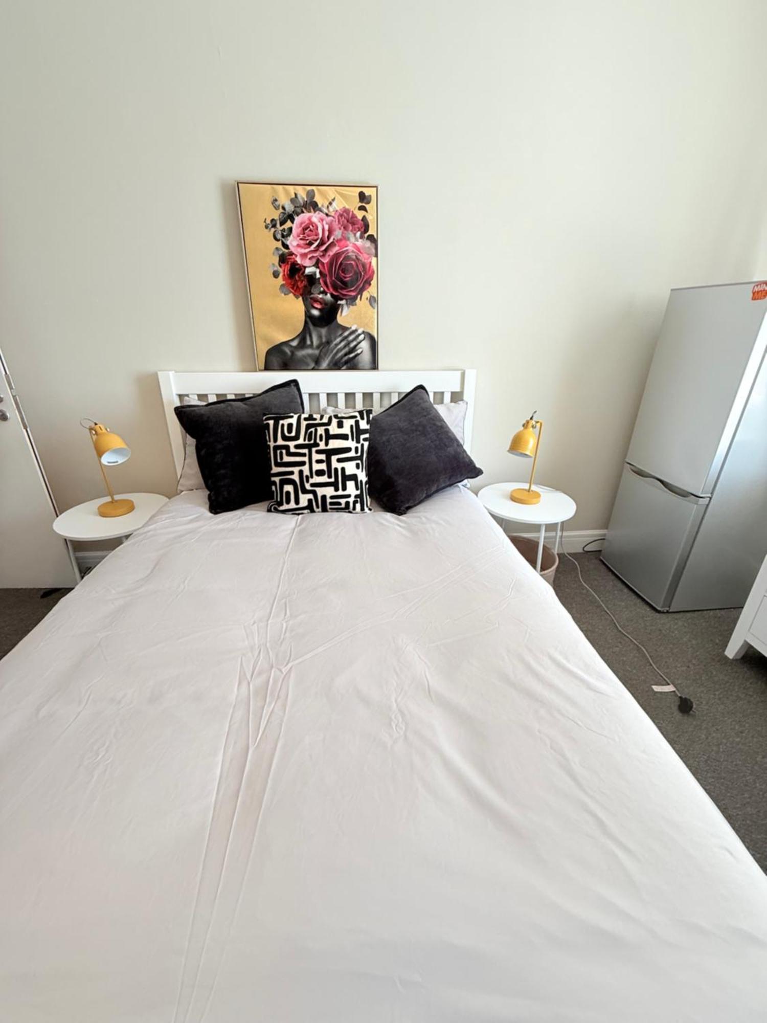 Spacious 5-bedroom House Close To Station Ferienhaus