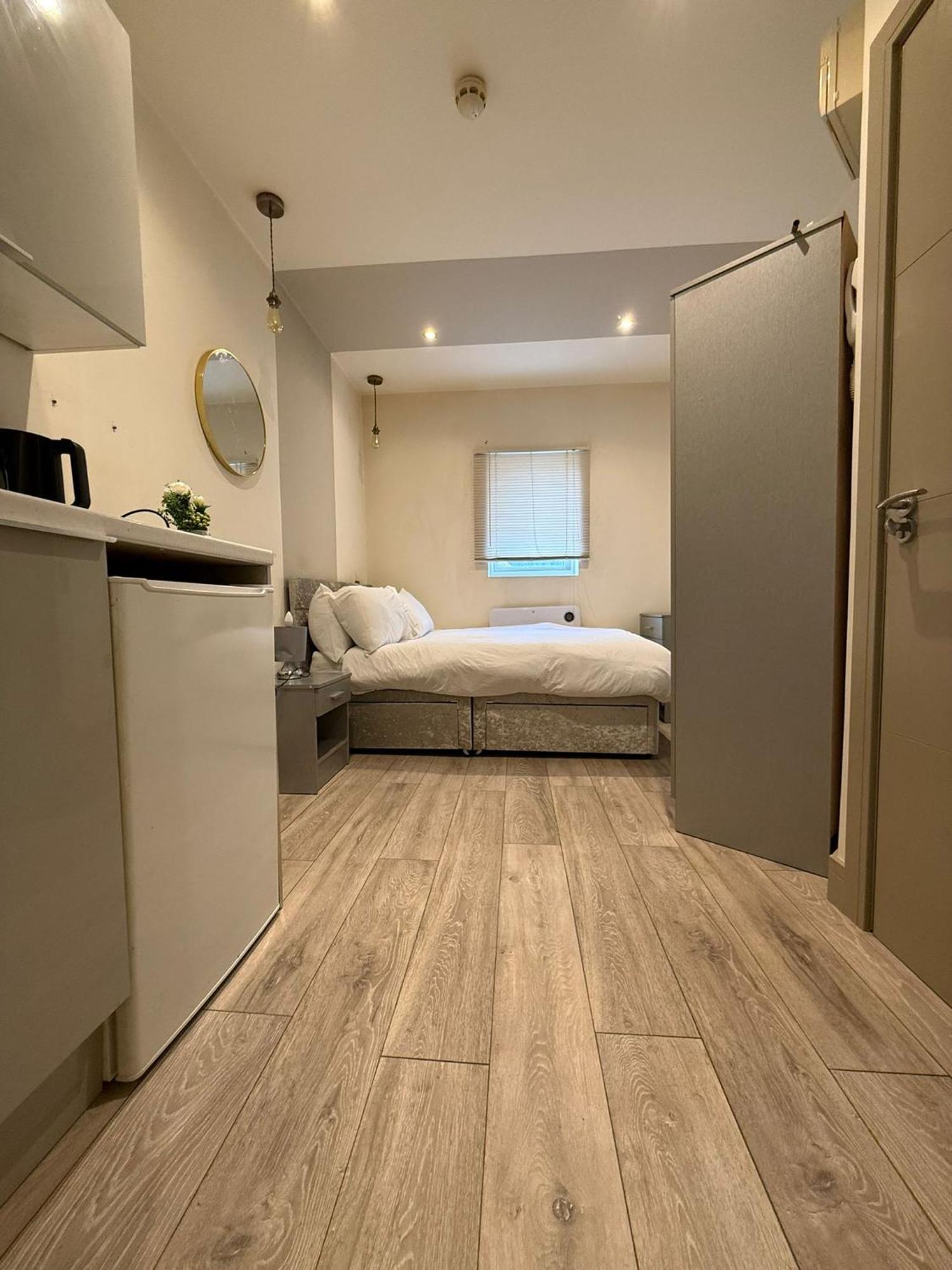 Letzi Premium Cozy Retreat Private En-suite Rooms, Wembley Gasthof *