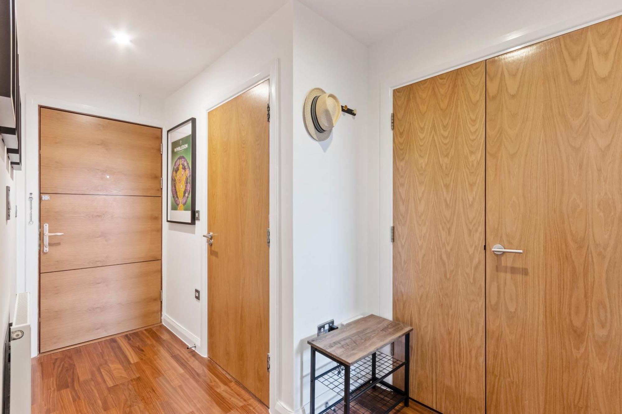 Modern 1 Bed Wimbledon Pad * London