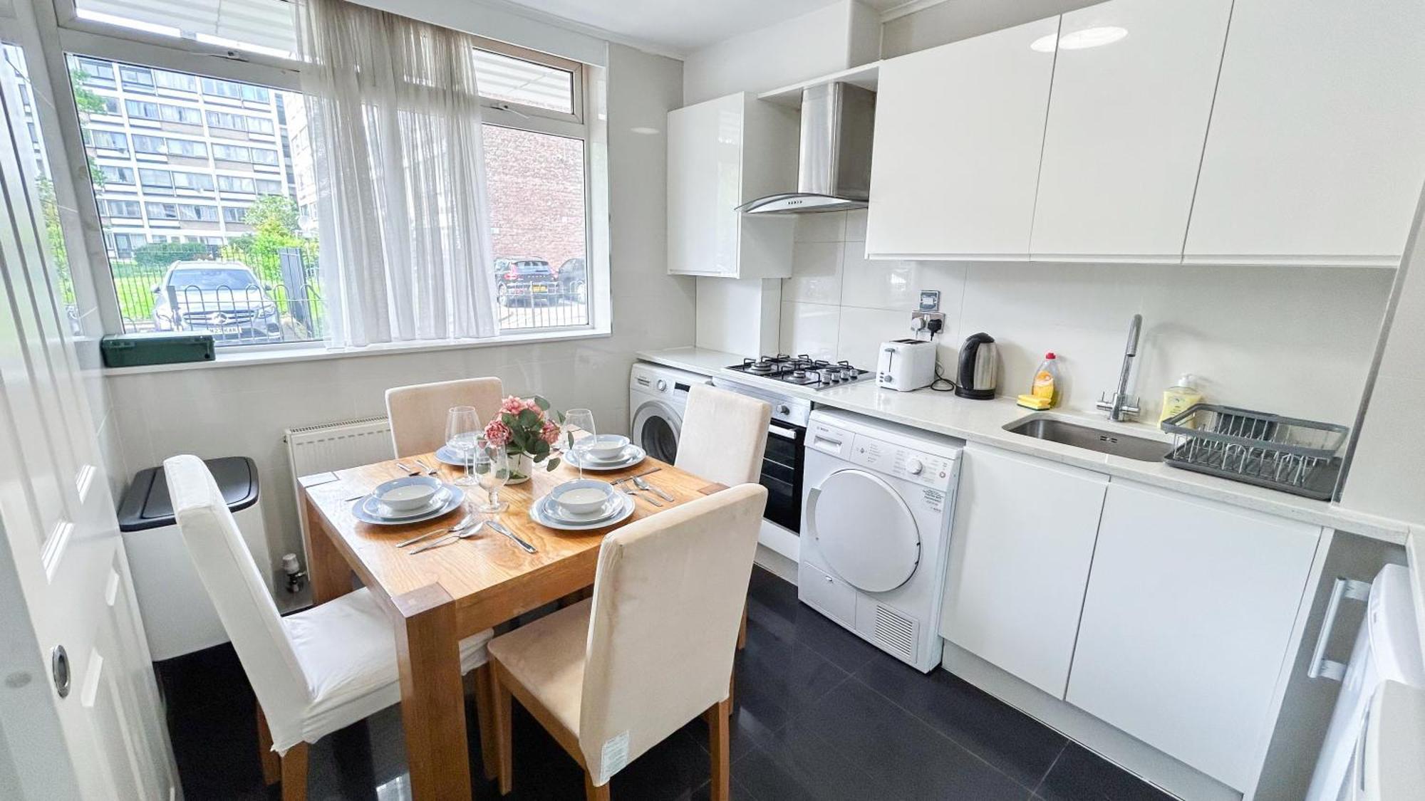 Cosy 3 Bedroom 3 Bathroom Flat With Private Garden- Maida Vale, Near Paddington London