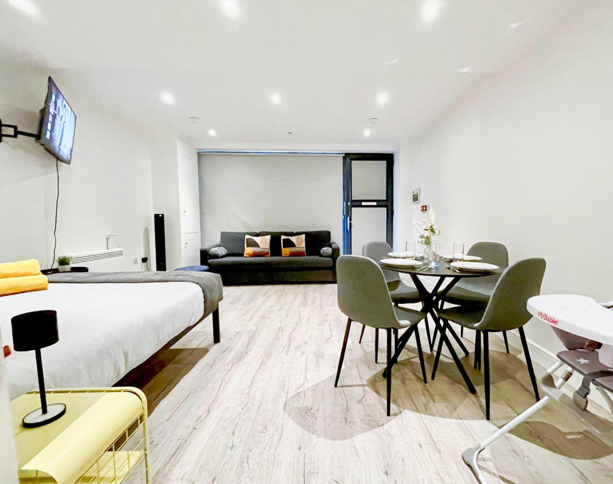 Apartment Sleek Flat Near Highbury & Islington Station London