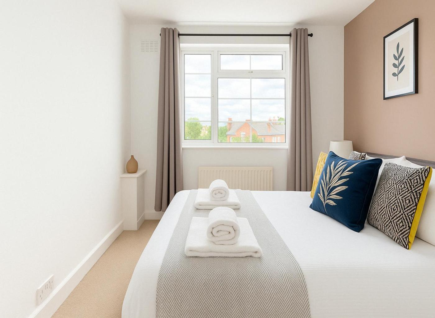 Peaceful 2 Bed Flat In Chiswick Londra