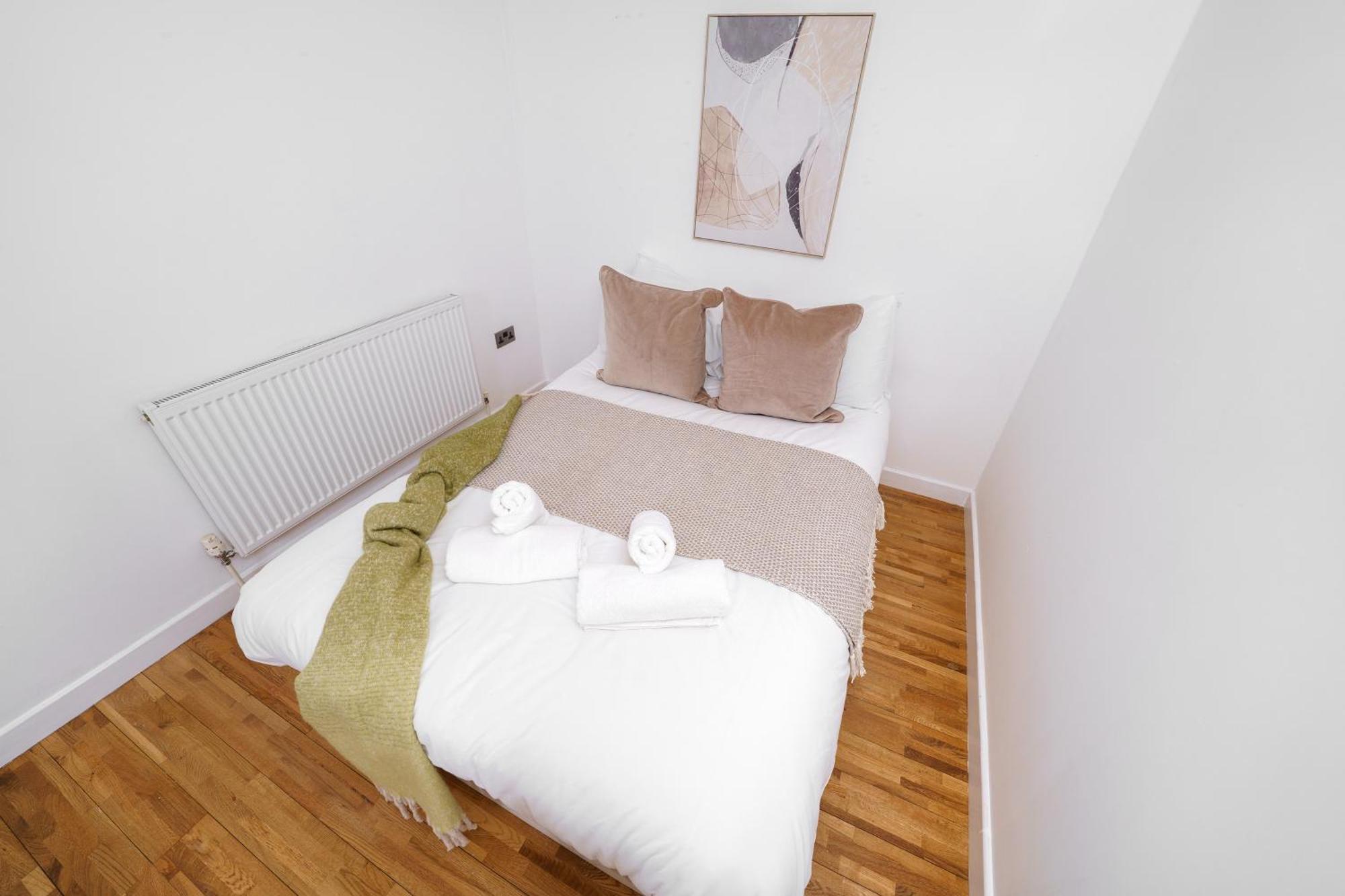 Modern 3br - Flat Sleeps 8 - Walk To Liverpool St Leilighet London