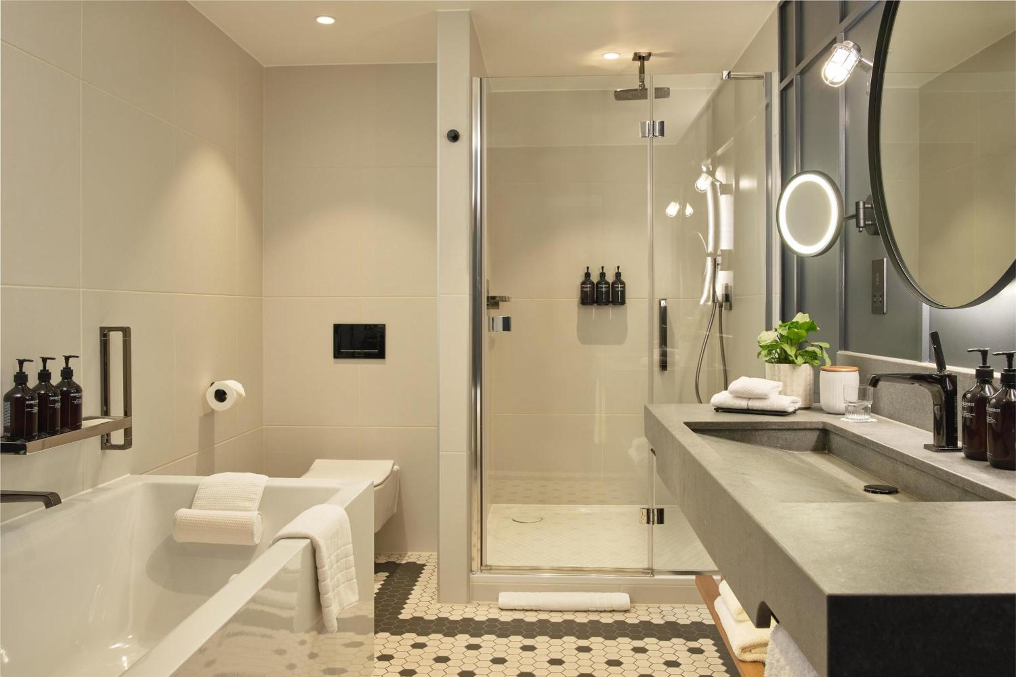 Hotell The Gantry London, Curio Collection By Hilton 4*