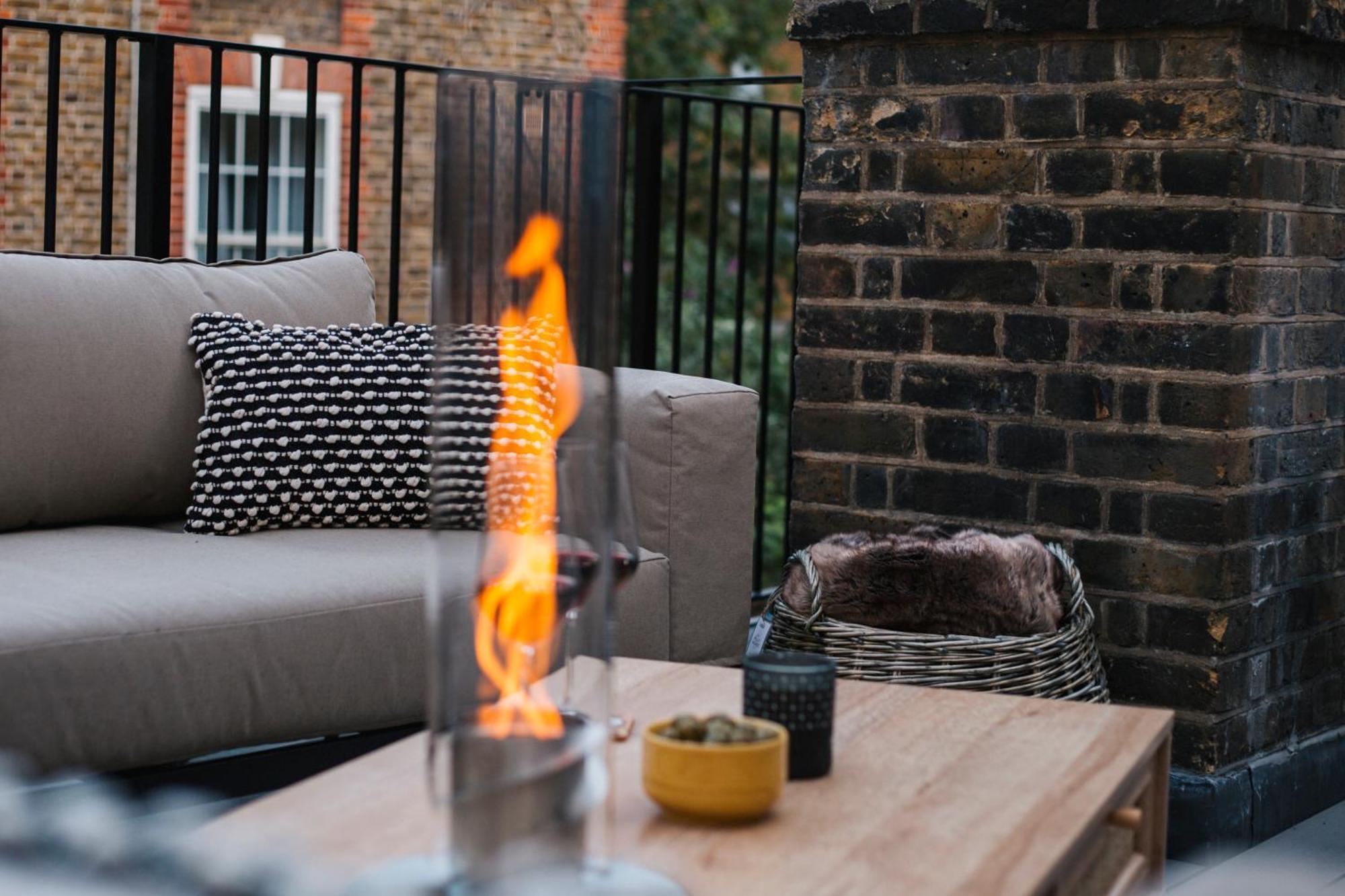 Eden - Islington - 2 Bed With Terrace Apartment *
