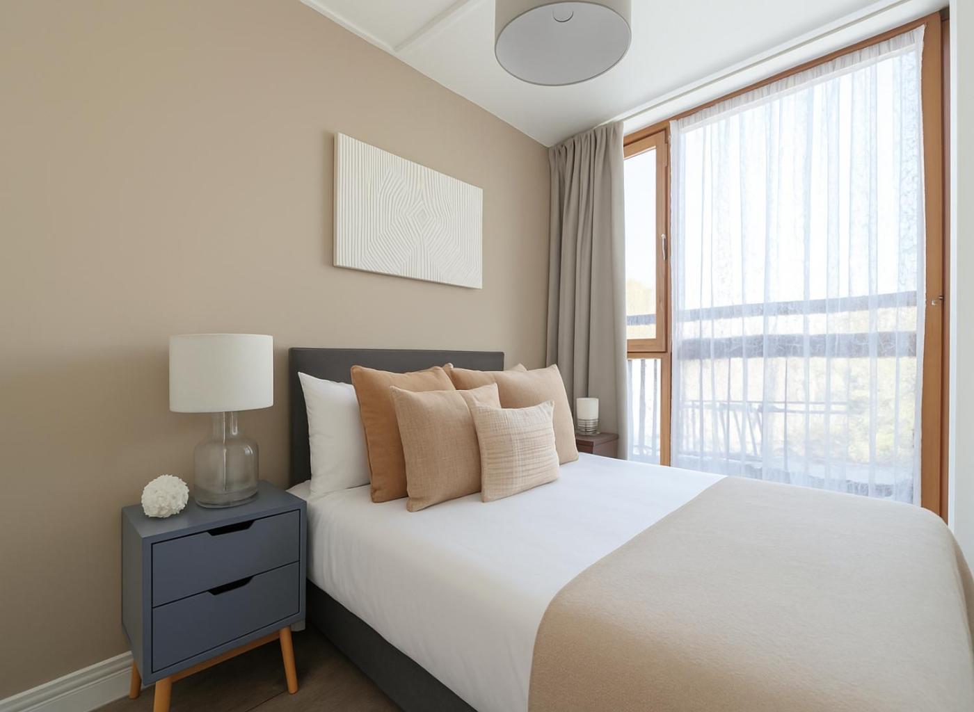 4 Bed Flat Near King's Road Apartment London