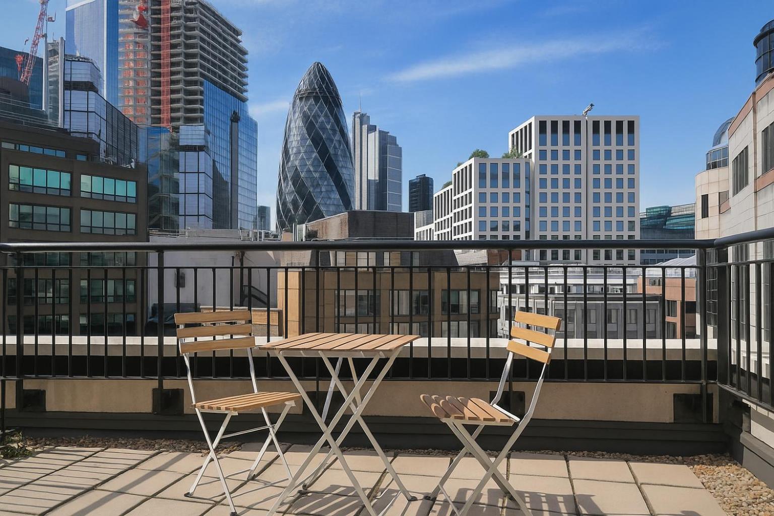 Still Life Tower Hill Executive Apartment *