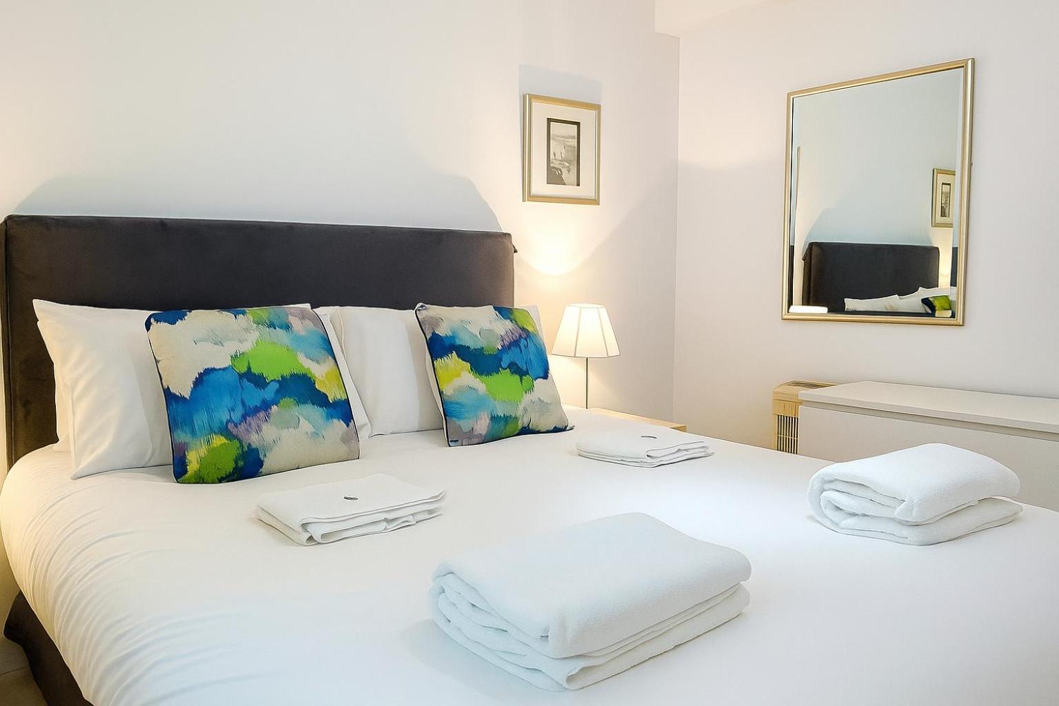 Still Life Tower Hill Executive Apartment