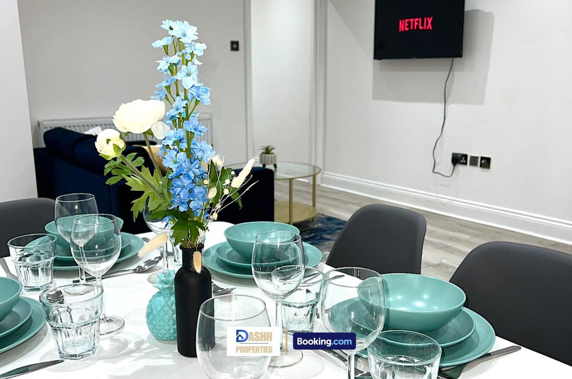 Three Bedroom By Dashh Short Lets & Serviced In Shepherds Bush Sleeps 9 With Free Wifi Vakantiehuis Londen