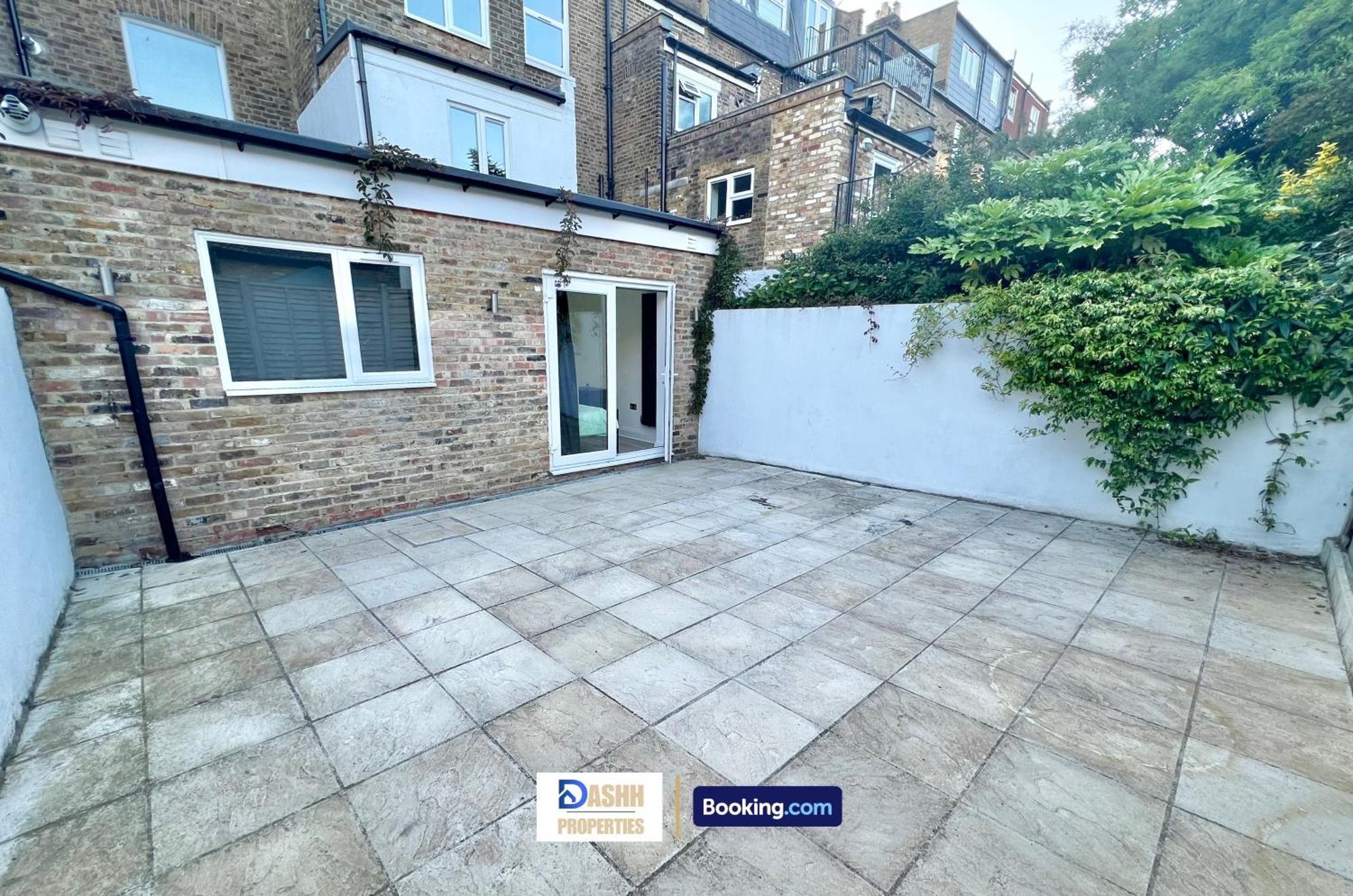 Three Bedroom By Dashh Short Lets & Serviced In Shepherds Bush Sleeps 9 With Free Wifi Londen