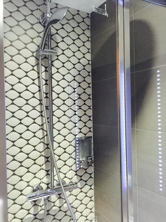 Chelsea House - 2*