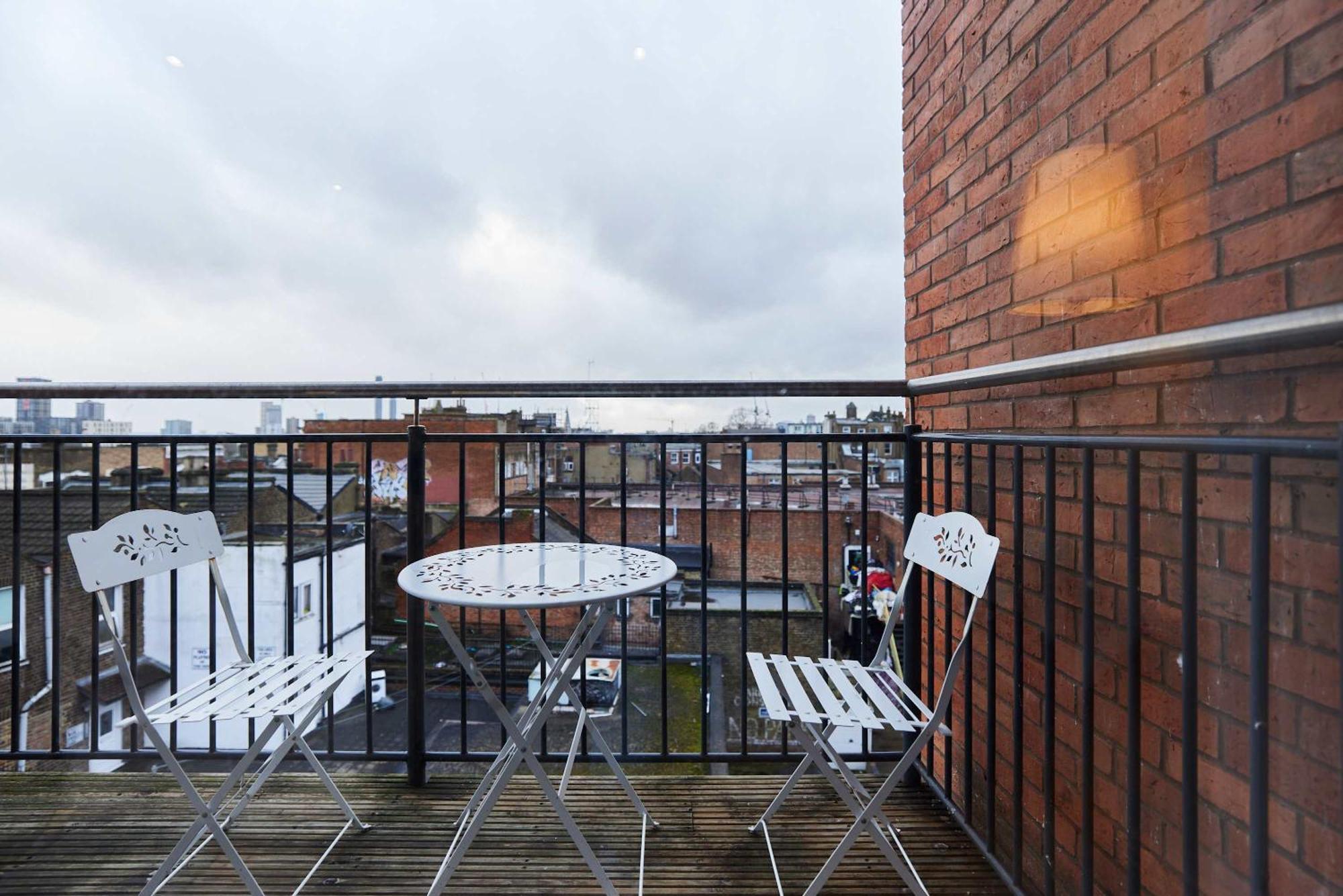 The Harlesden Escape - Spacious 3bdr Flat With Balcony Apartment London