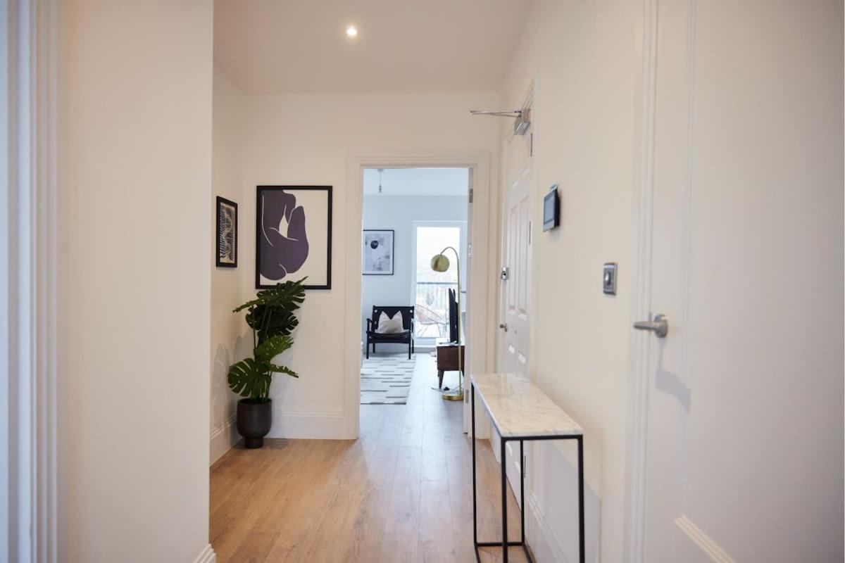 The Wembley Park Corner - Classy 2bdr Flat With Balcony Apartment *