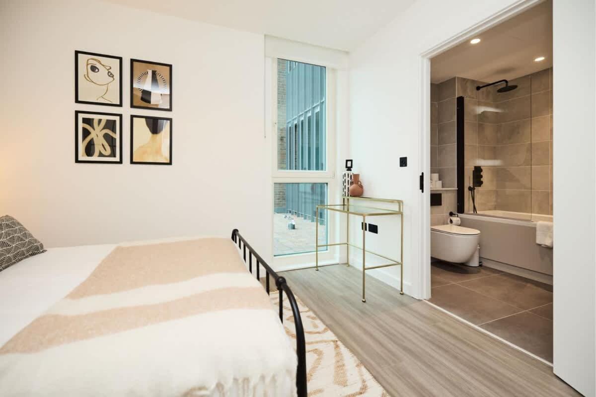 The Tottenham Hale Crib - Trendy 2bdr Flat With Balcony Appartement *