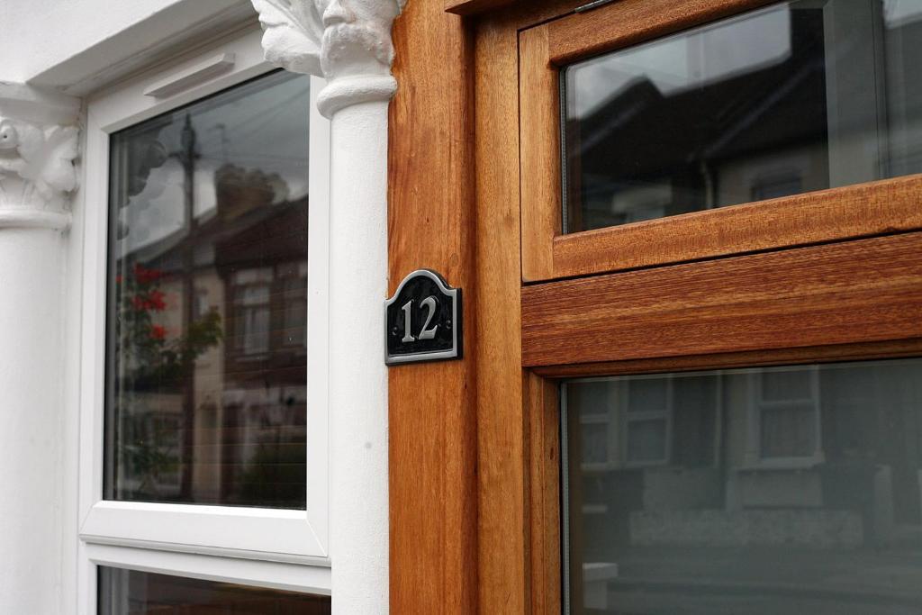 Malvern Road To Let Pensionat *
