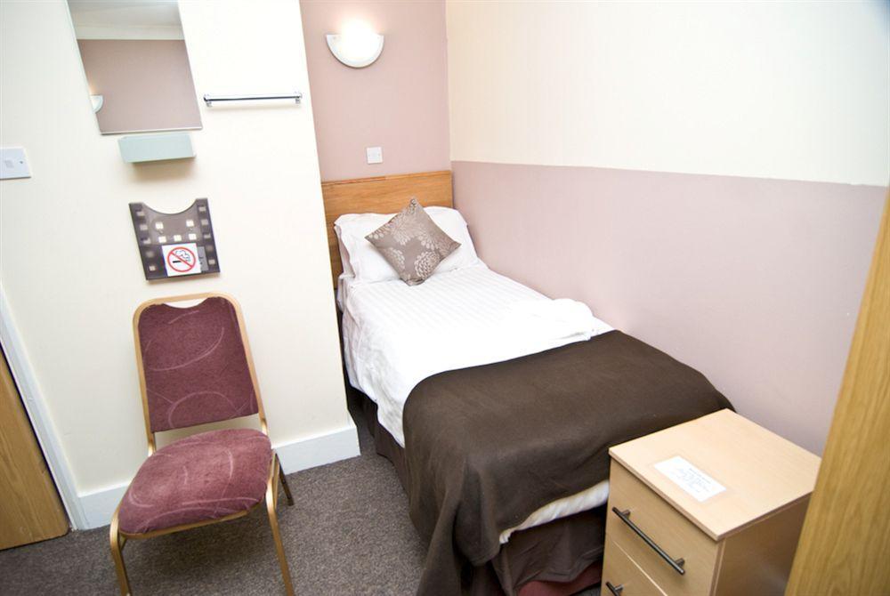 Holland Park Hotel 3*