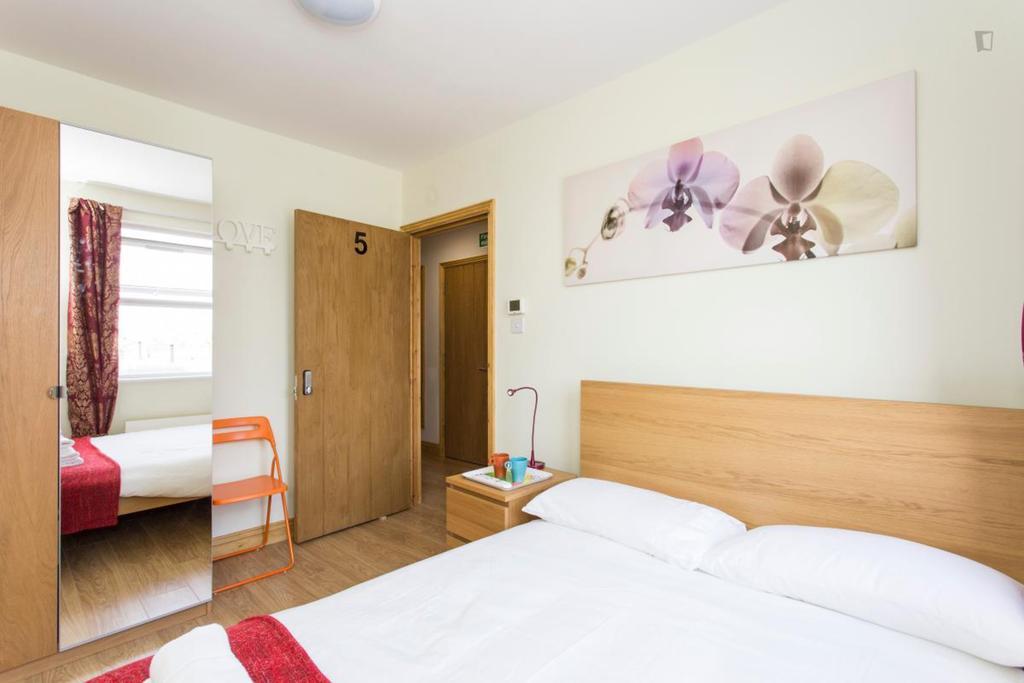 Gasthuis 406 Harrow