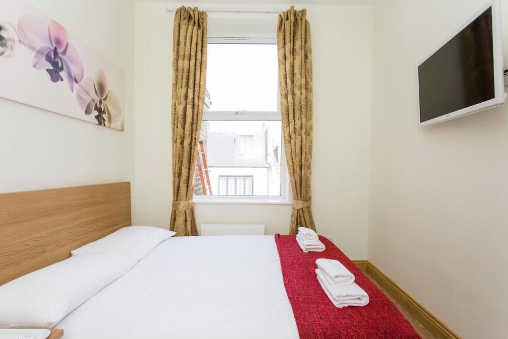Gasthuis 406 Harrow
