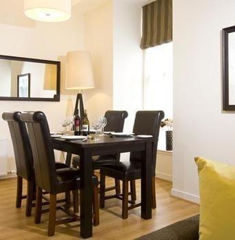Apartment Inverness Place *