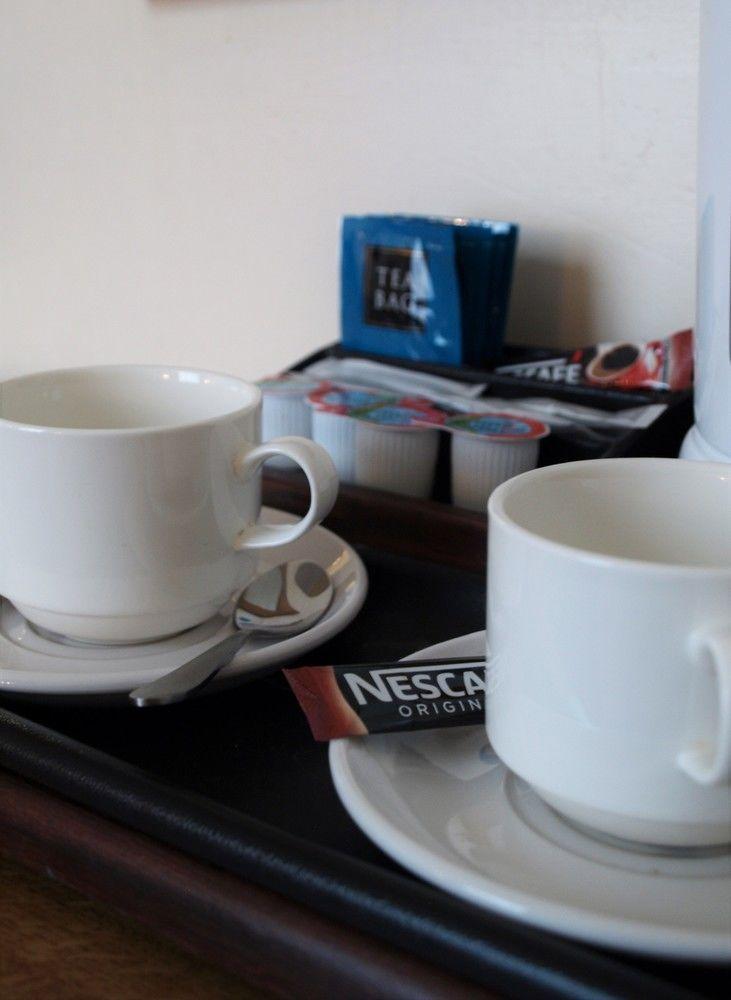 Mornington Victoria Hotel 4*