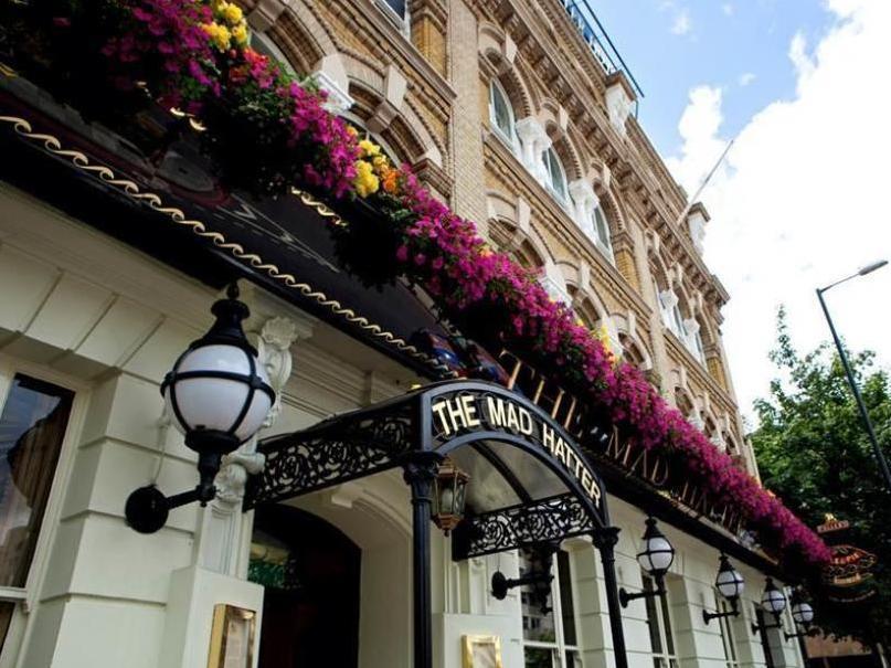The Mad Hatter Hotel 3*
