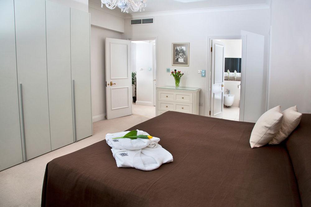 Arlington House Apartment