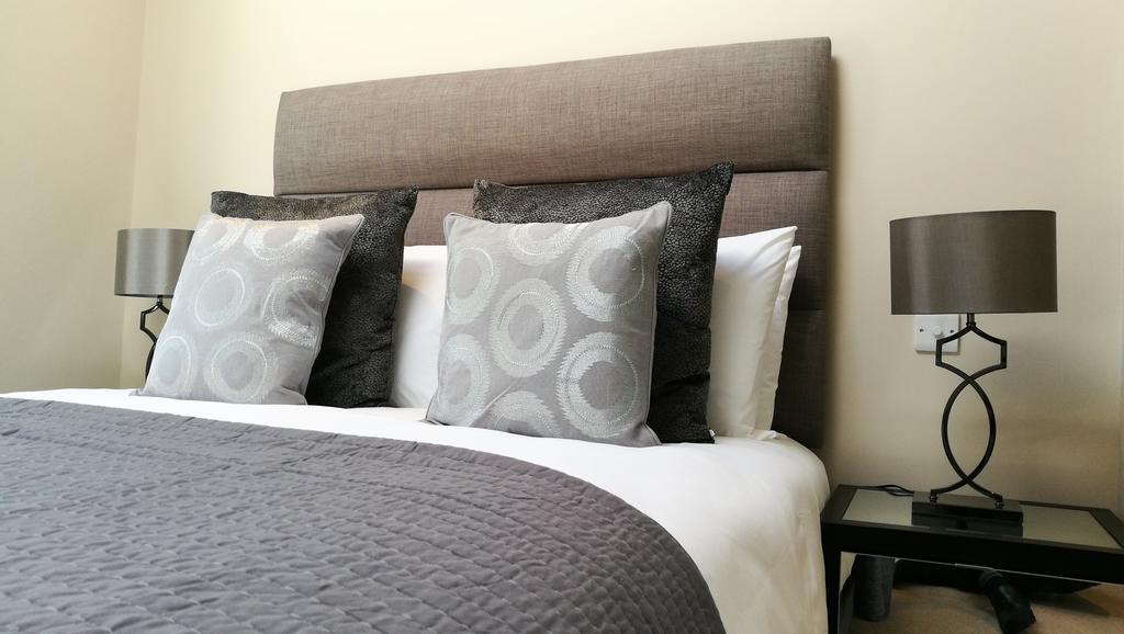 Apple Ealing Apartment *