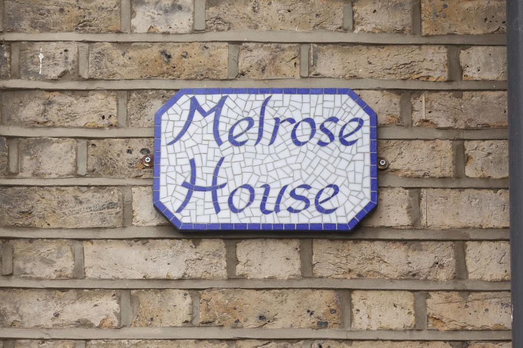Melrose House 4*