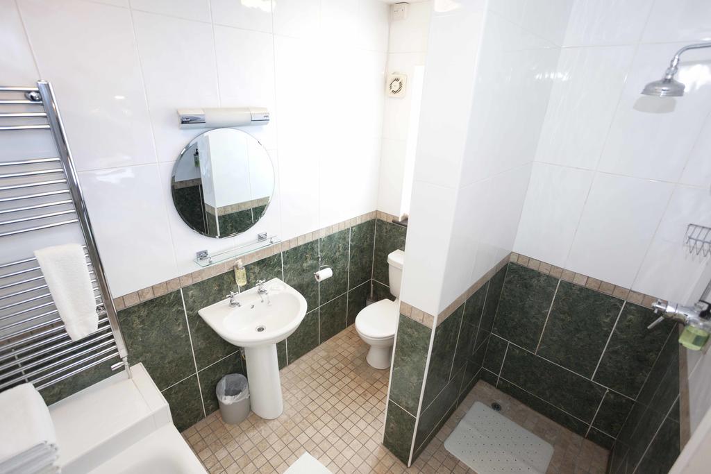 Melrose House 4*