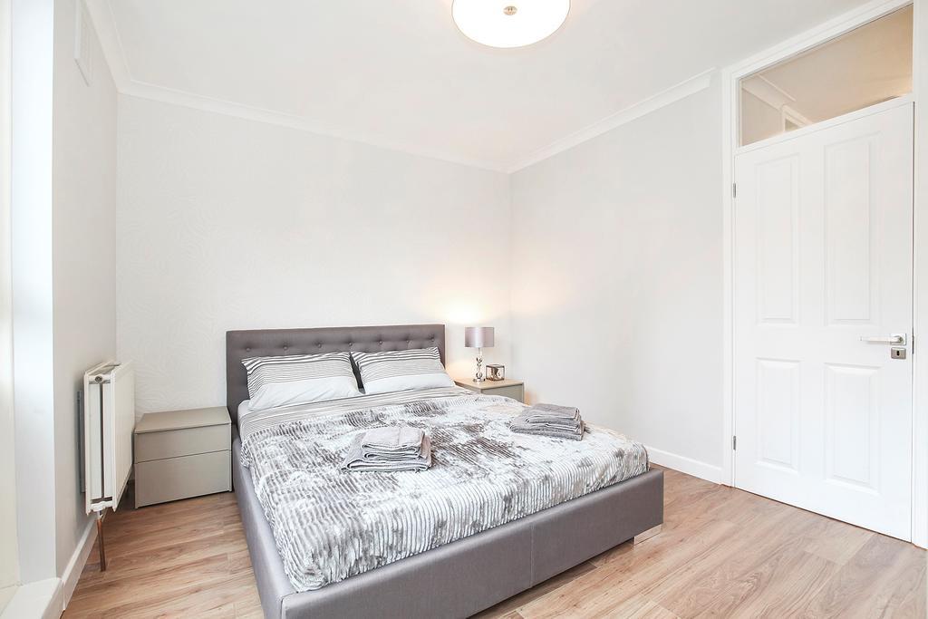 Sach's 2 Bedrooms - No Lift Londra