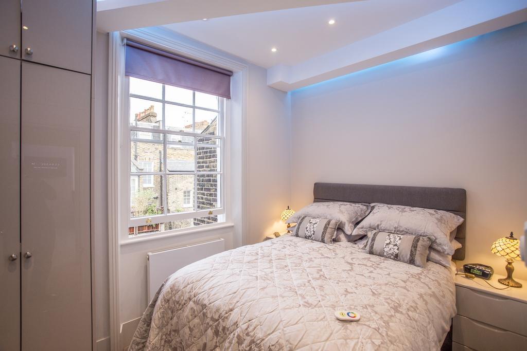 Victoria Violet Apartment