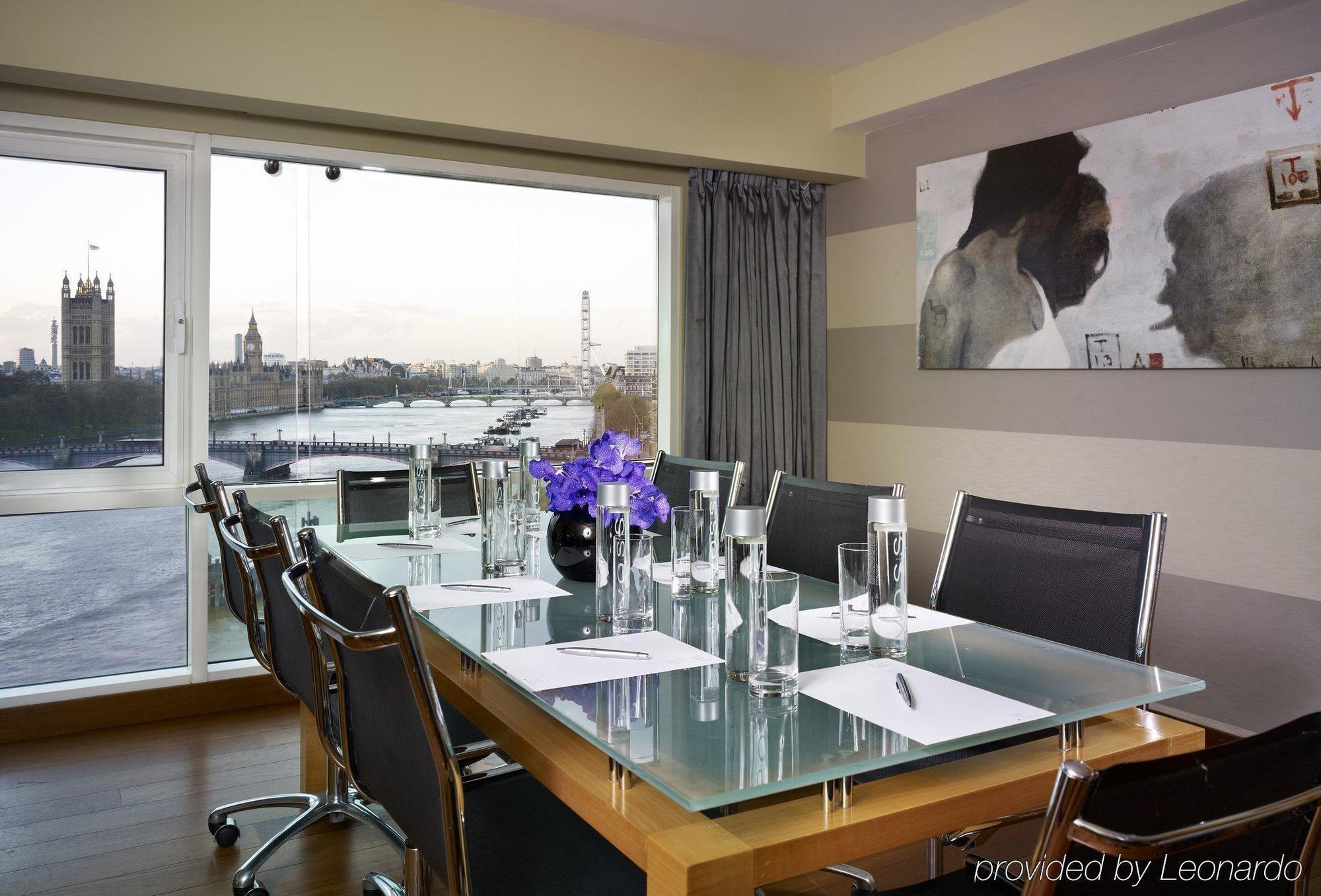 Aparthotel Plaza On The River 5*