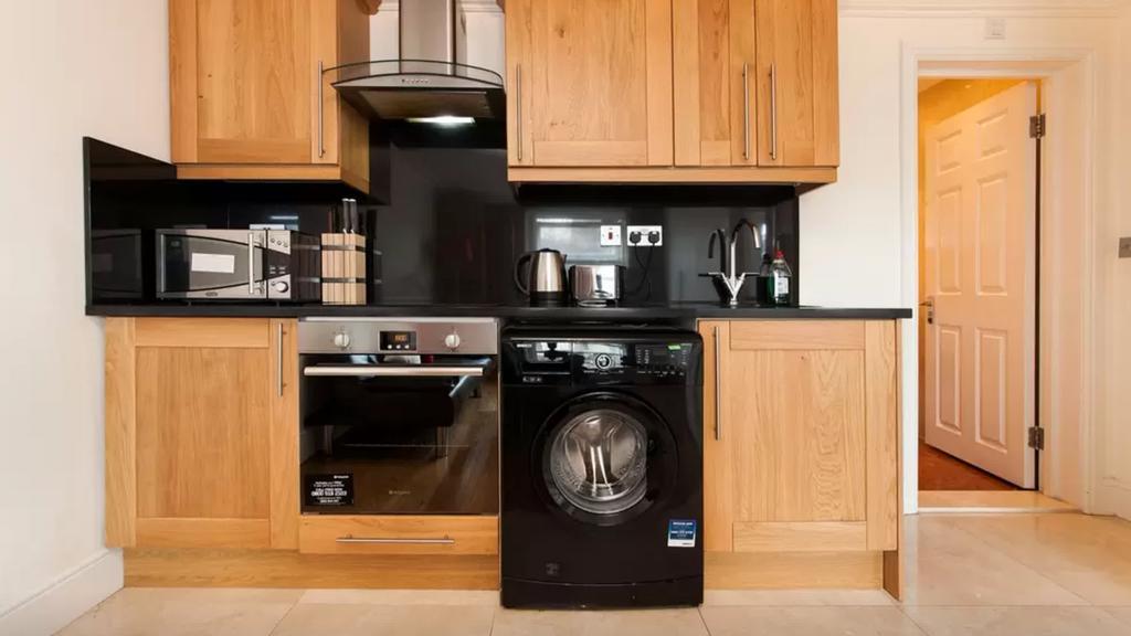 Courtfield Gardens Apartment *