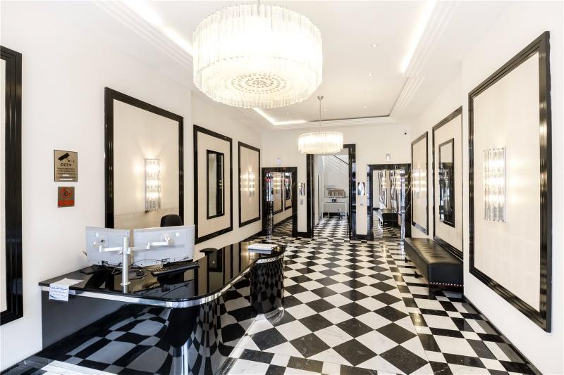Cosy - Oxford Street - Hyde Park London