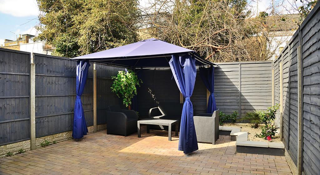 Devon House Pensionat 3*