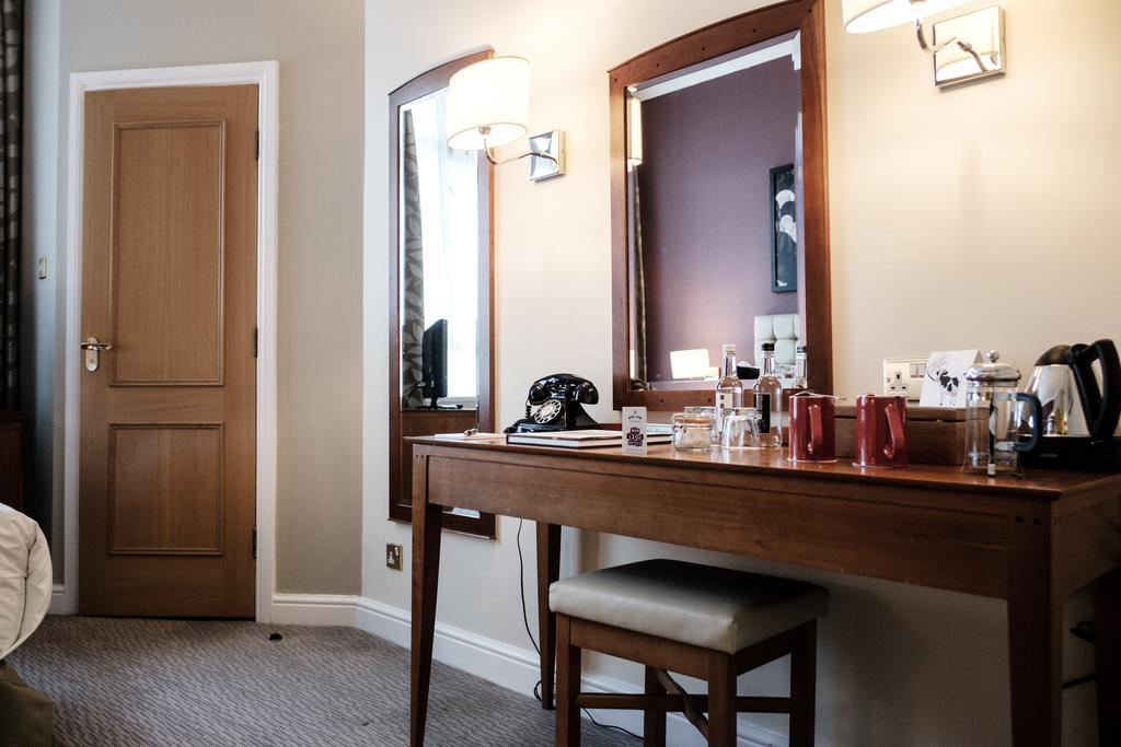 The Mad Hatter Hotel 3*