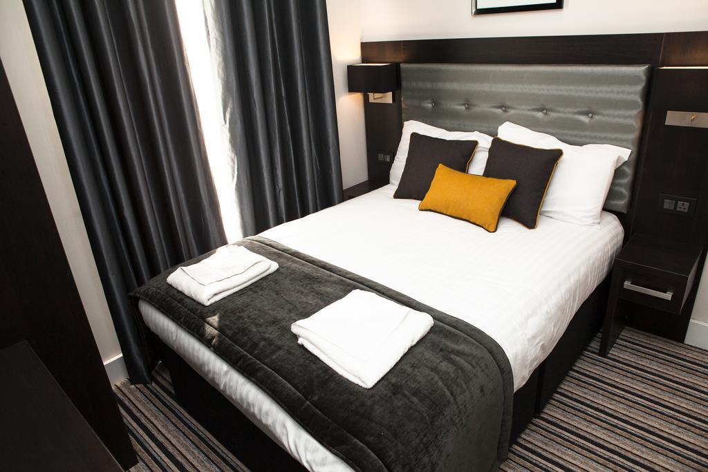 The Tudor 3*