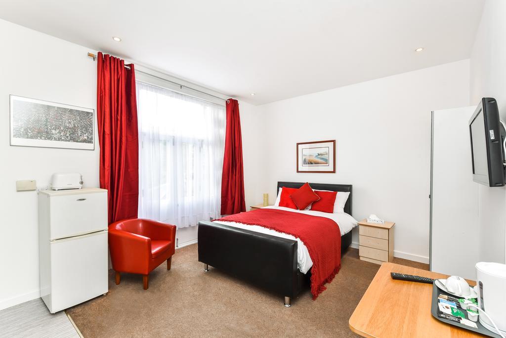 Riverbank Guest house
