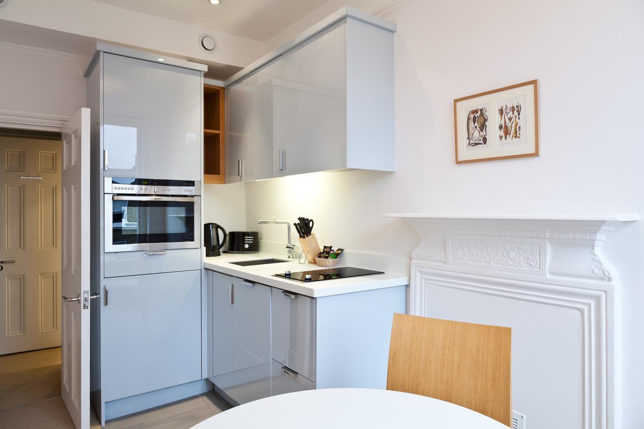 Blueprint Living - Doughty Street Apartment London