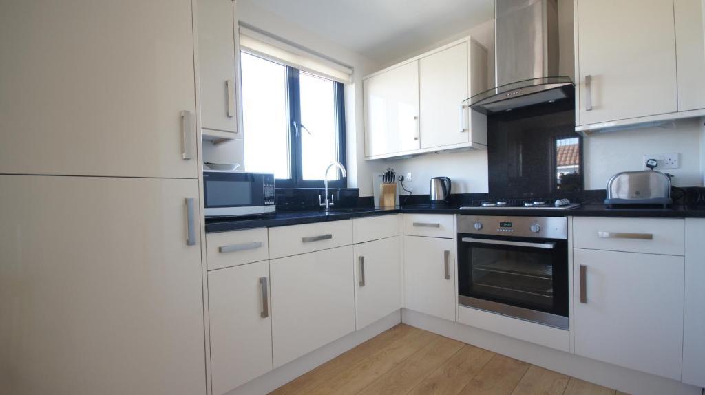 Leilighet Crompton Court London