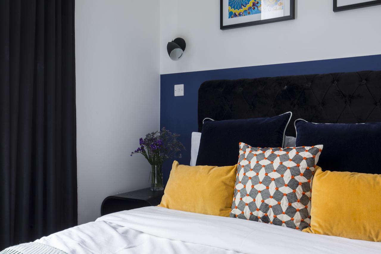 6 Portobello Road * London