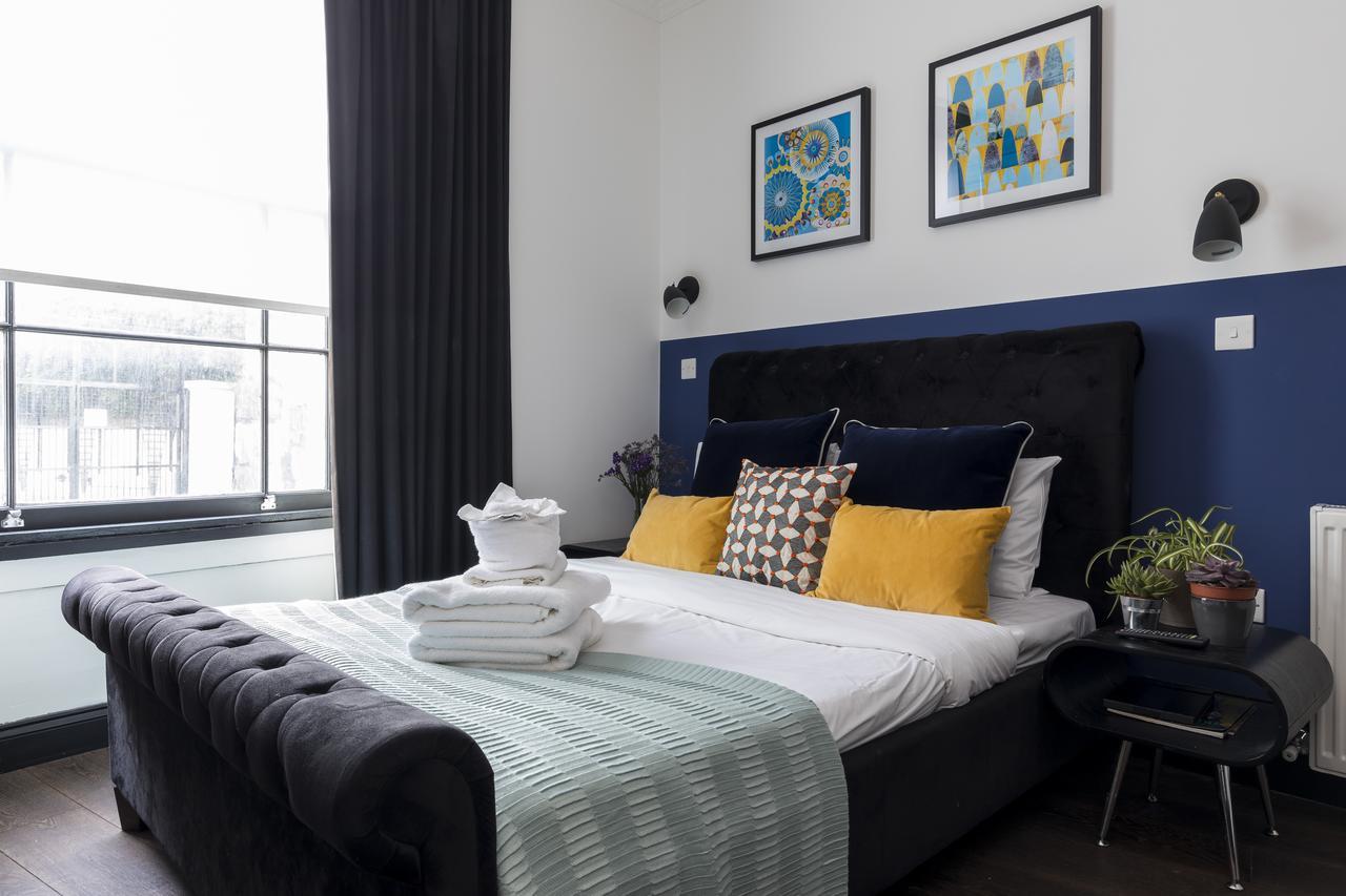 6 Portobello Road *